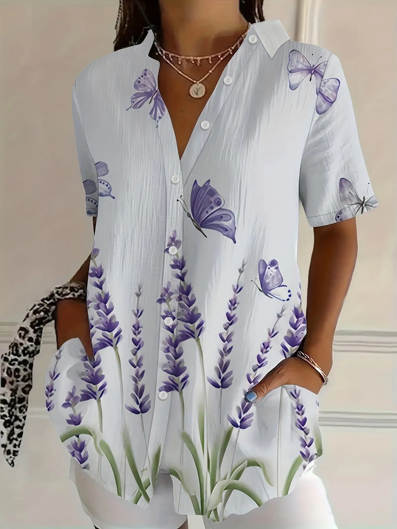 Plus Size - Plus Size, Plus-Size Women'S 3D Floral Print Short Sleeve Shirt - Lavender & Butterfly Design, Breathable All-Season Comfort, H-Line Silhouette with Split Hem & Contrast Collar, Casual to Semi-Formal Elegant Blouse, Machine Washable for
